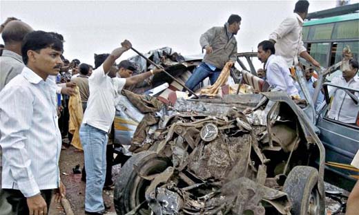 18 die -bijapur accident